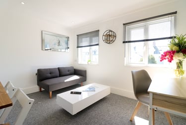 1 bed studio, Cheltenham Place, Mutley plain, Plymouth, PL47DZ - Image 2